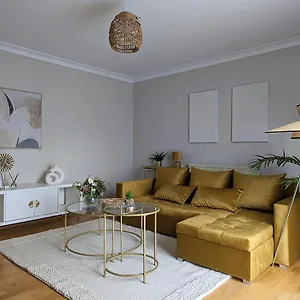 1bd-apartment-with-balcony-in-hoxton-zone-1.brighton-hotels-england.com/