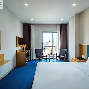 viet-ha.hotelsvungtau.com/